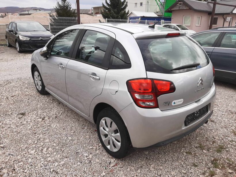 8c03df80-e179-4233-a3ff-3aa8b575f57f